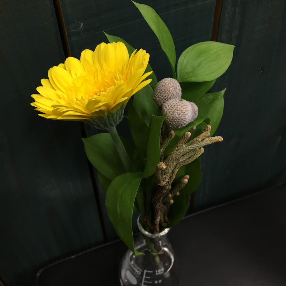 販促サービス 銀製の花瓶の花の花の中心的な装飾的な人工花屋 顕著な大雪に関する気象情報 Www Coloplast In